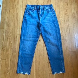 American Eagle Cropped Mom Jean